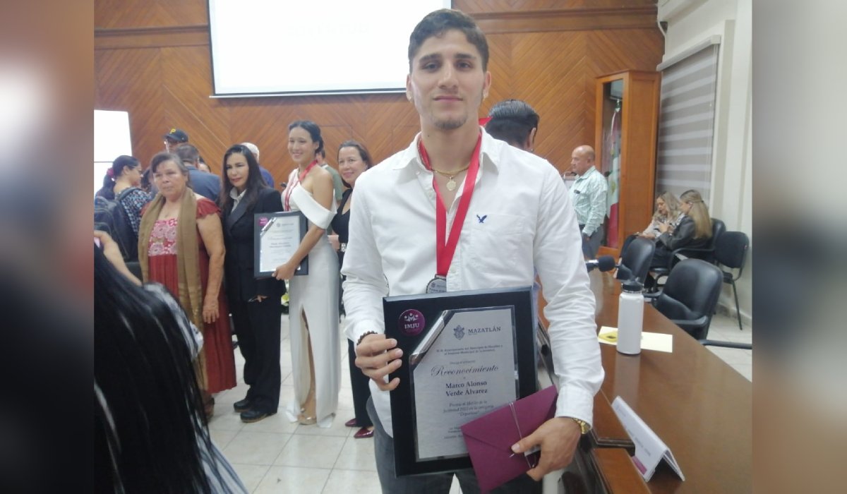 Con la mira en París 2024, el boxeador mazatleco Marco Verde ganó el Premio Mérito Juventud 2023