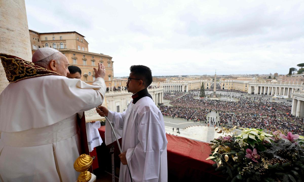 Navidad: Papa Francisco propone que recursos para compra de armas se destinen a fomentar la paz