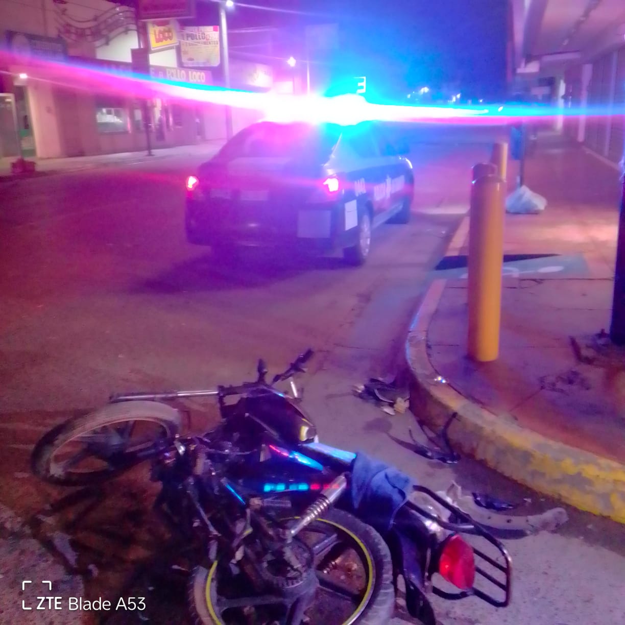 Motociclista resultó lesionado al ser impactado por un vehículo ‘fantasma’ en el Centro de Guasave