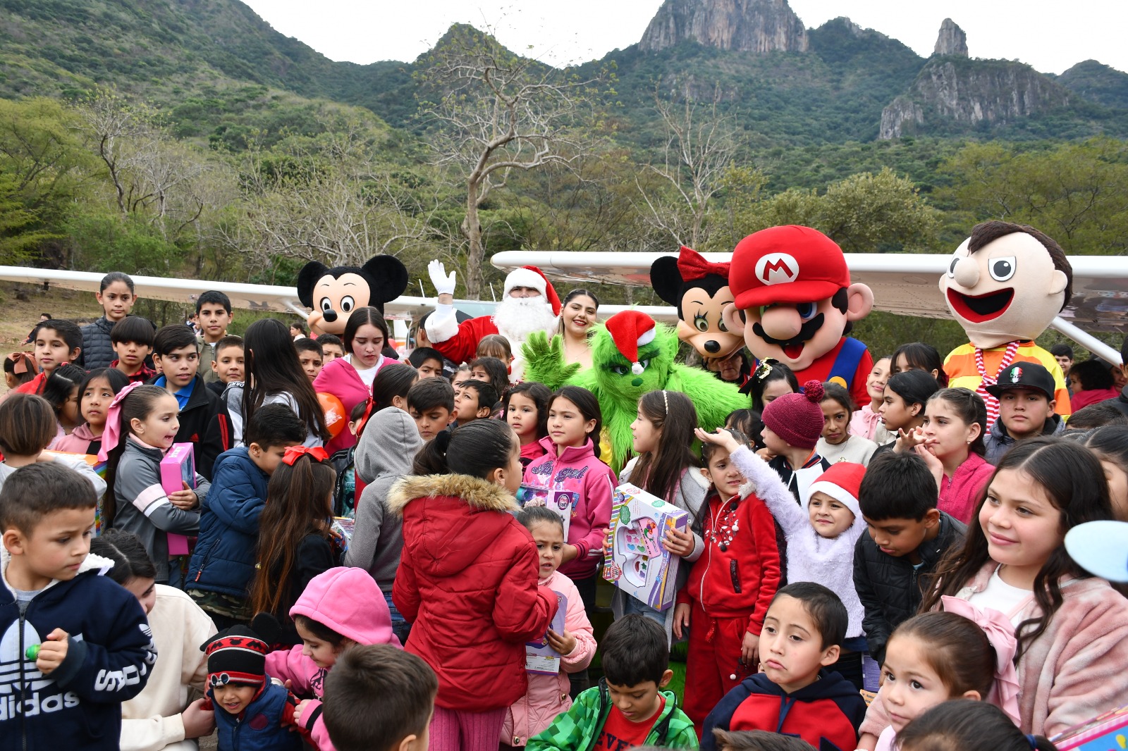 ¡Se cumple el objetivo! Niños de la sierra de Mocorito y Badiraguato comienzan a sonreír con el programa ‘Un Juguete Una Ilusión’