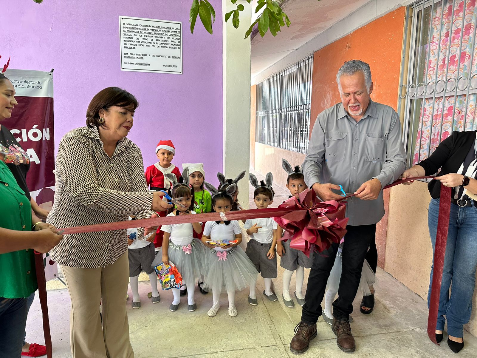 Niños de primer año de kínder en Mesillas, Concordia, estrenan aula