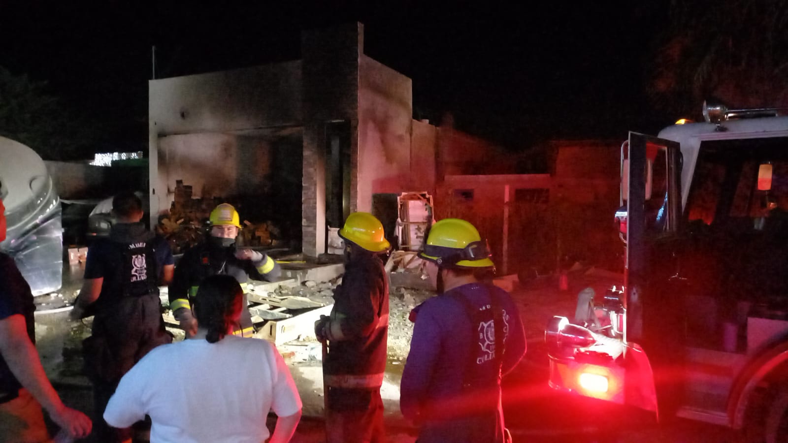 Ocurre fuerte incendio en domicilio de la colonia El Pípila, en Culiacán; reportan solo daños materiales
