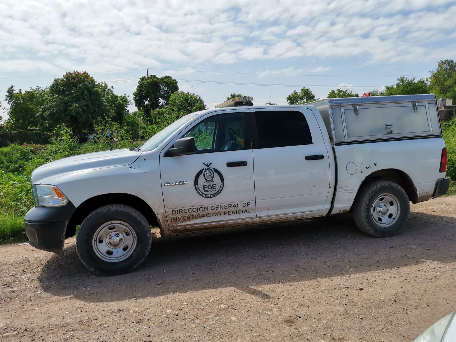 Después de atacar a Reyna a machetazos, el agresor se quitó la vida debajo de un árbol, en Ahome