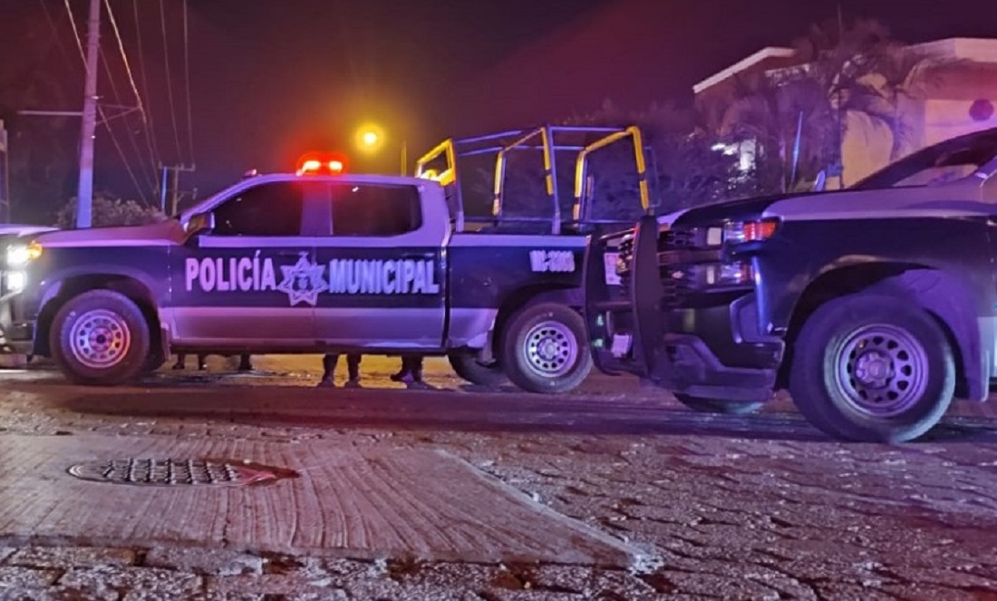 Piden denunciar a policías de Mazatlán que pidan dinero para permitir posadas en las calles