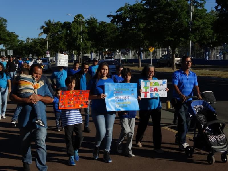 Por la visibilidad del Trastorno del Espectro Autista, realizan marcha pacífica en Culiacán