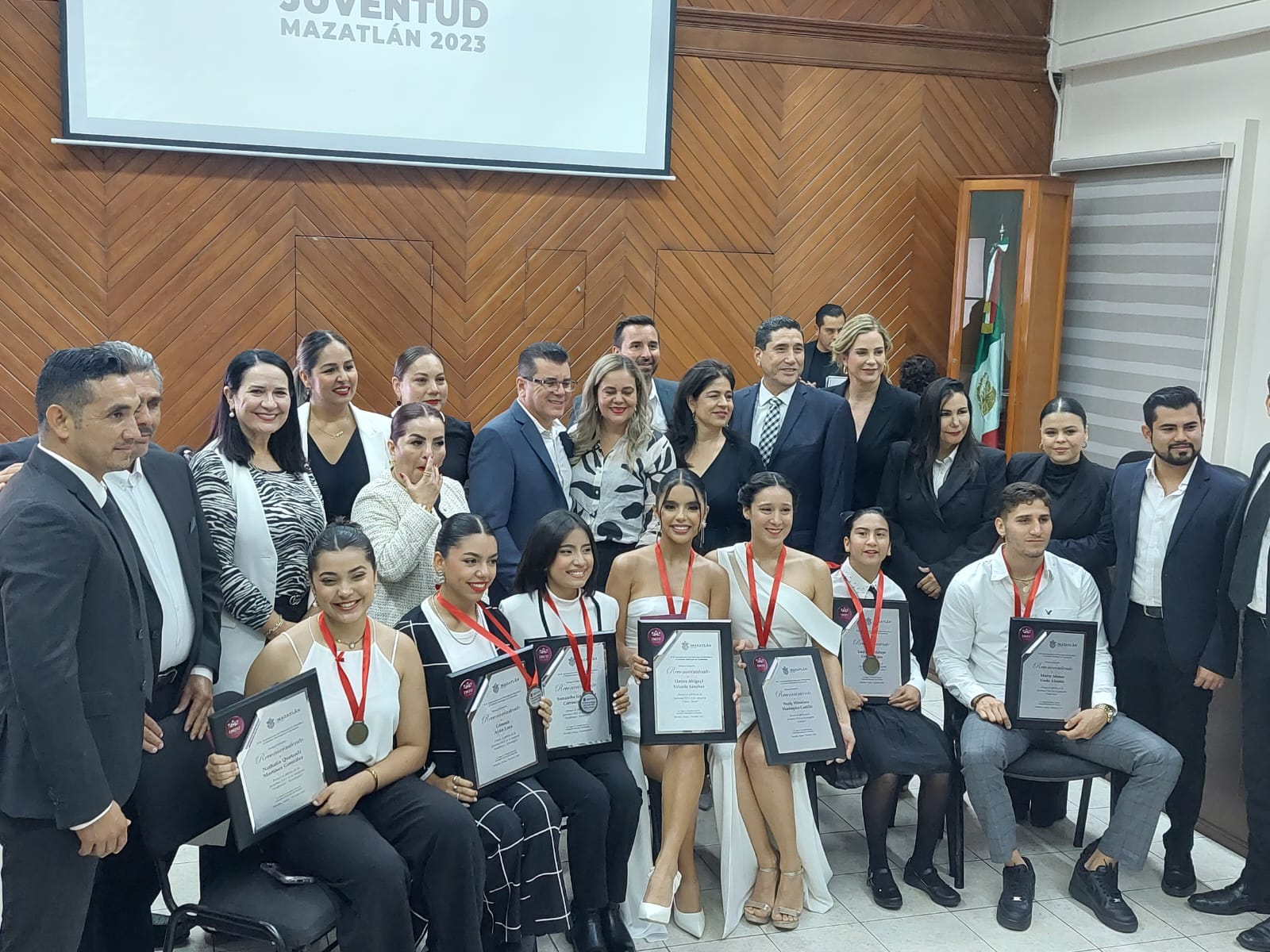 Reconocen a los jóvenes mazatlecos más destacados del momento con el Premio Mérito Juventud 2023