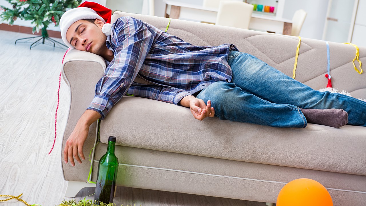 ¿Y a ti como te fue con la ‘cruda’? Checa estos consejos para sobrellevar los síntomas