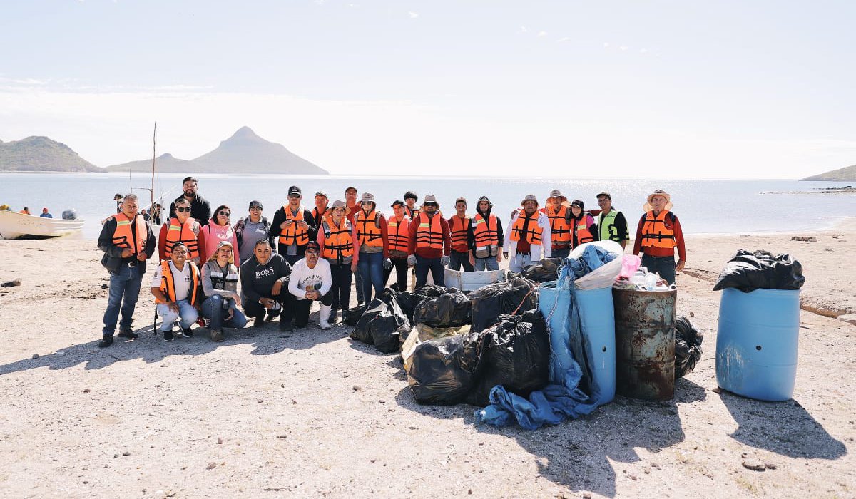 Retiran una tonelada de basura de sistema de islas Navachiste, en Guasave