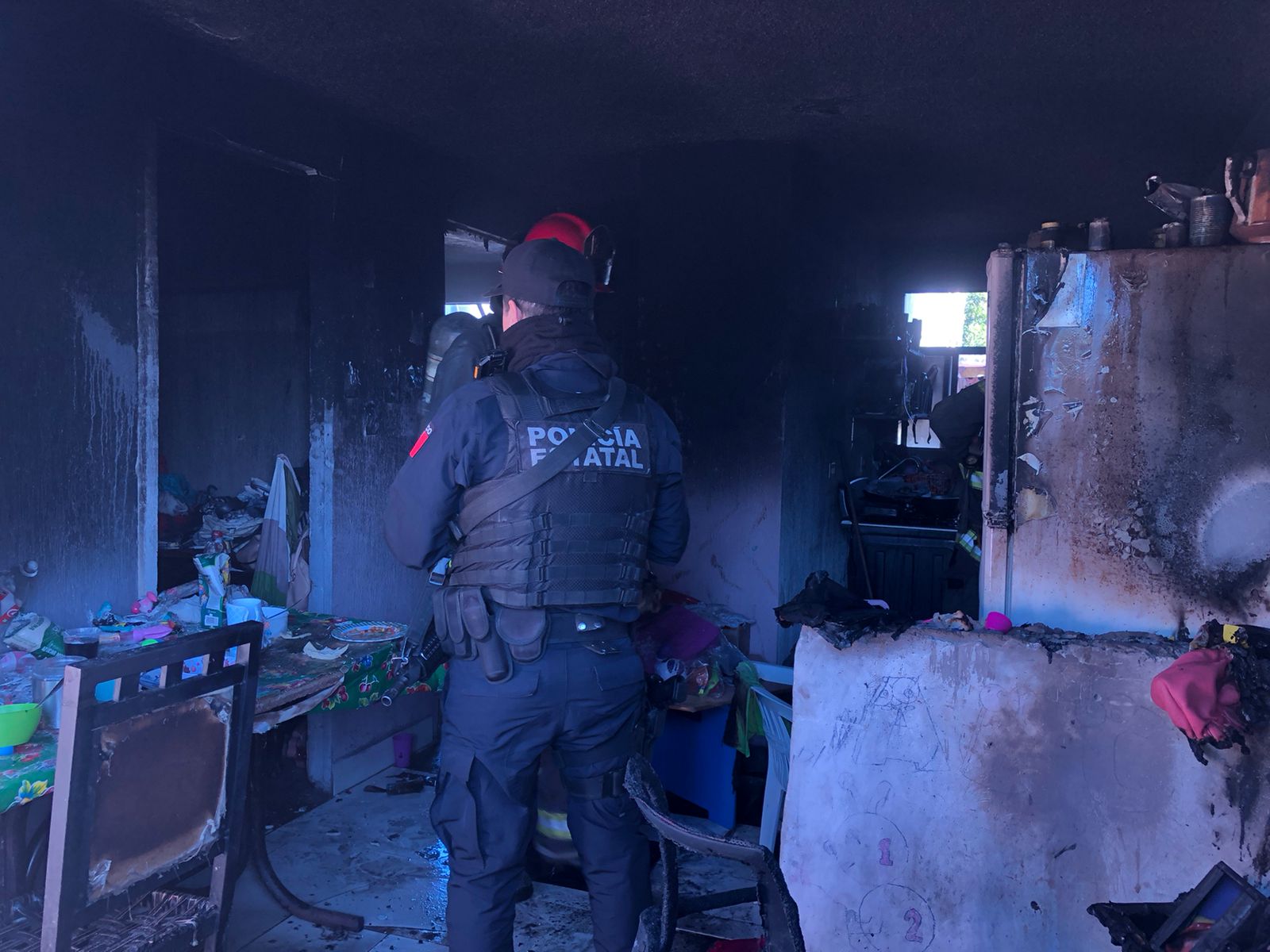 Se incendia casa en Villa del Prado, Culiacán; la familia logra ponerse a salvo