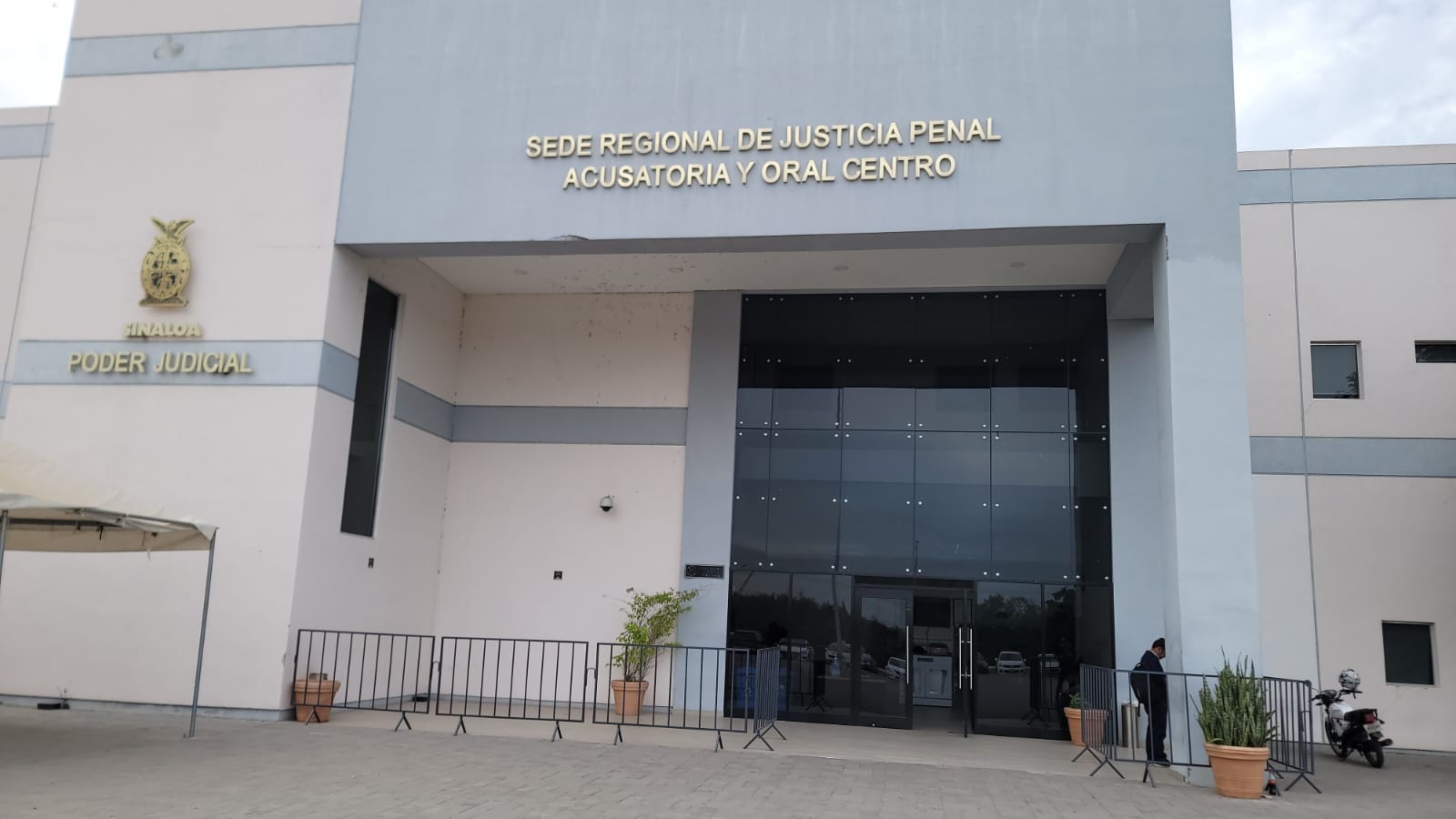 Vinculan a proceso a funcionarios de la UAS por la compra de 118 mdp en equipo de cómputo