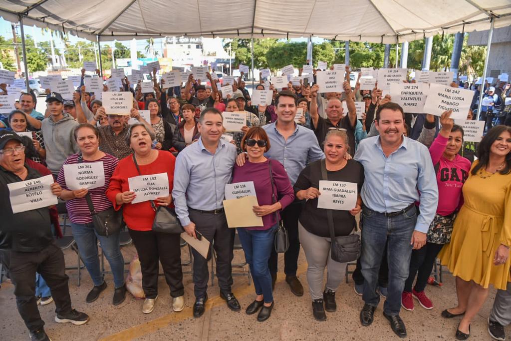 Tiangueros de Ahome reciben apoyo con equipo para mejorar sus condiciones de trabajo