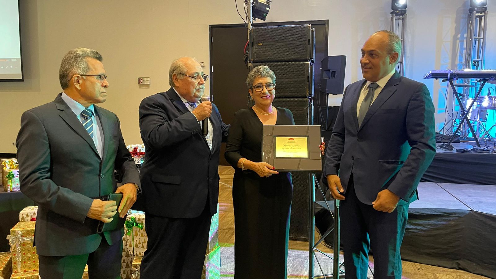 Vio y contribuyó al desarrollo de Mazatlán, hoy le reconocen por 44 años en la construcción