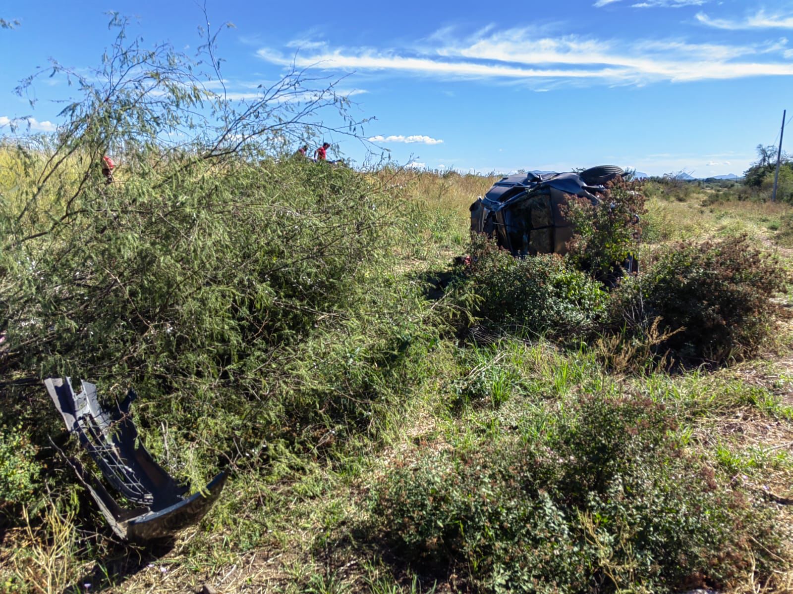 Volcadura deja una persona sin vida y dos más heridas en Rancho Viejo, Mocorito