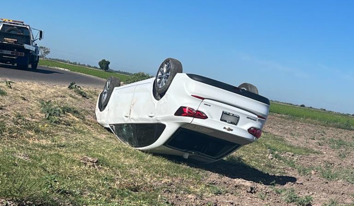 Volcadura sobre la carretera Portugués de Gálvez- La Trinidad deja a una persona lesionada en Guasave