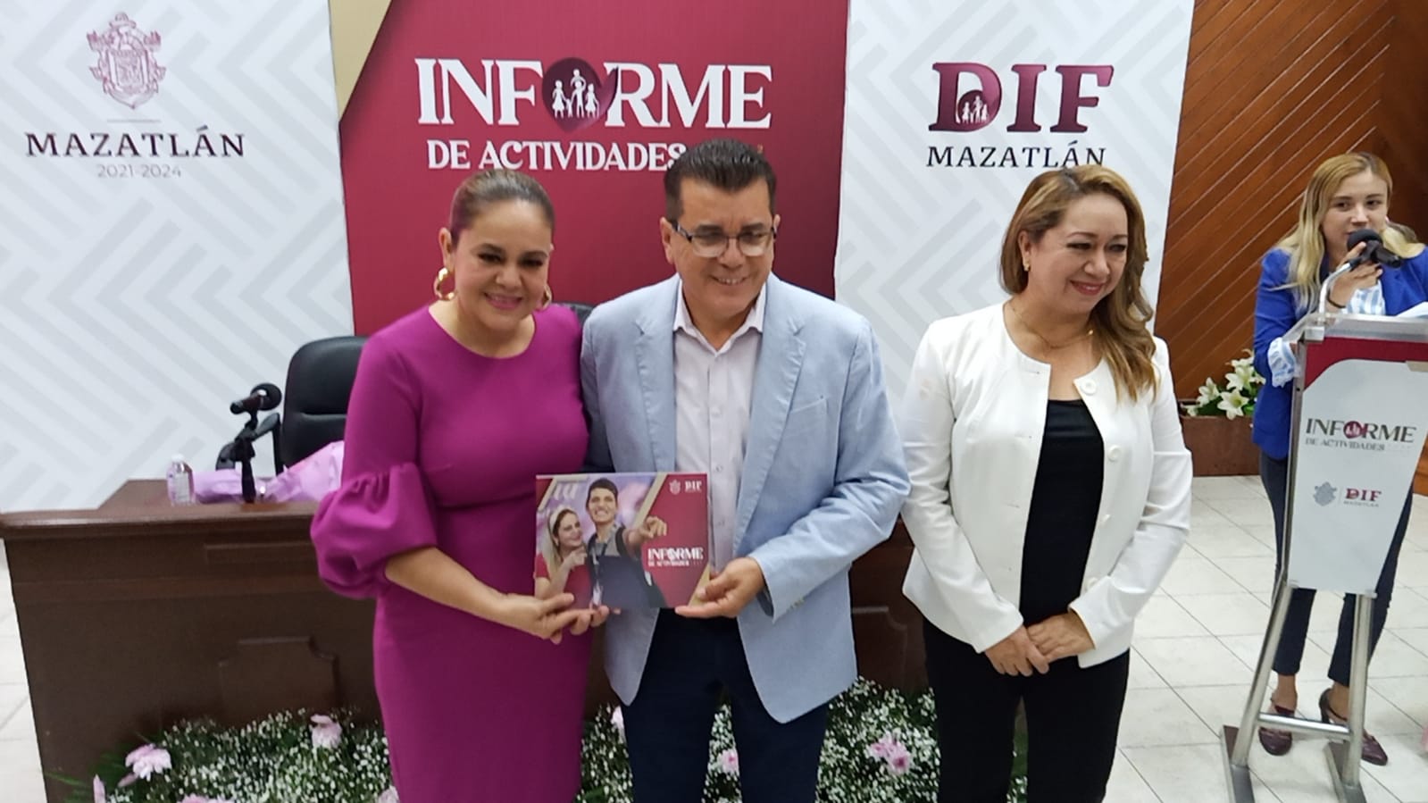 Presidenta de Sistema DIF Mazatlán en su informe agradece apoyo recibido por funcionarios municipales y empresarios