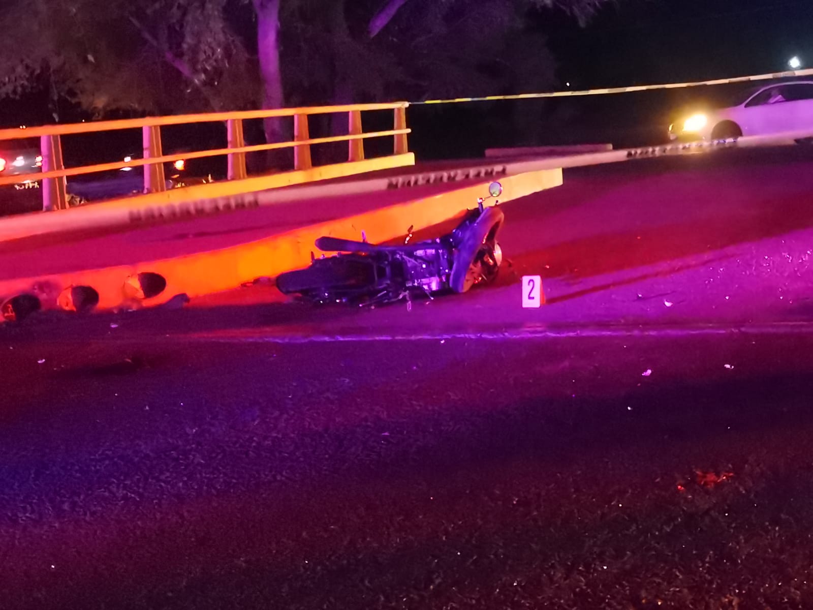 Motociclista pierde la vida tras chocar contra camioneta en la carretera estatal Mochis-Ahome