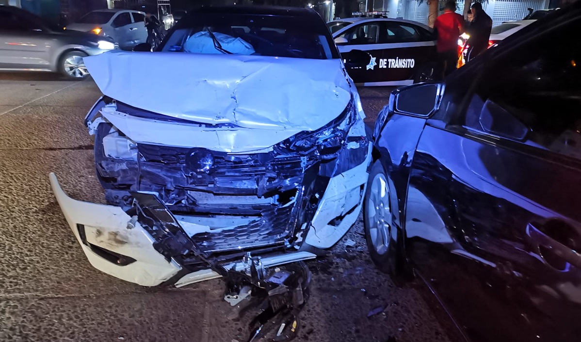 Accidente múltiple deja cinco lesionados en Los Mochis