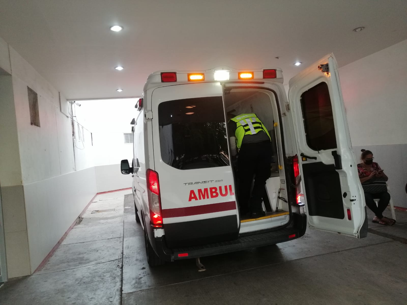 Por revisarle el celular a su pareja, mujer termina en hospital de Los Mochis
