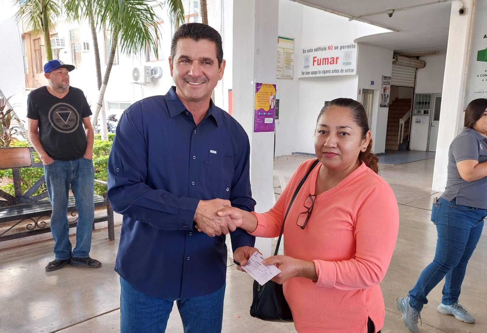 Brindan apoyo económico a 66 mujeres agropecuarias de Salvador Alvarado