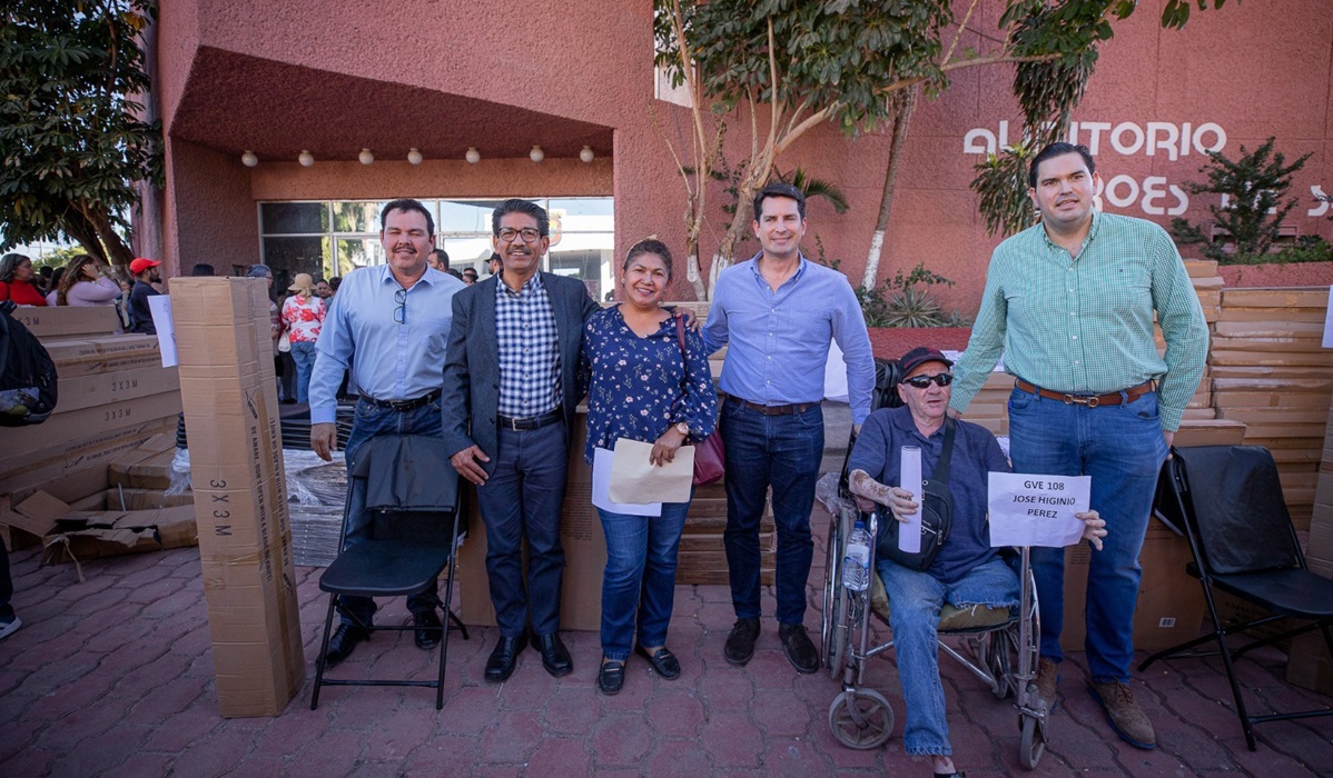 Tianguistas de Guasave reciben 257 apoyos de la Secretaría de Economía; es el segundo municipio con más acceso