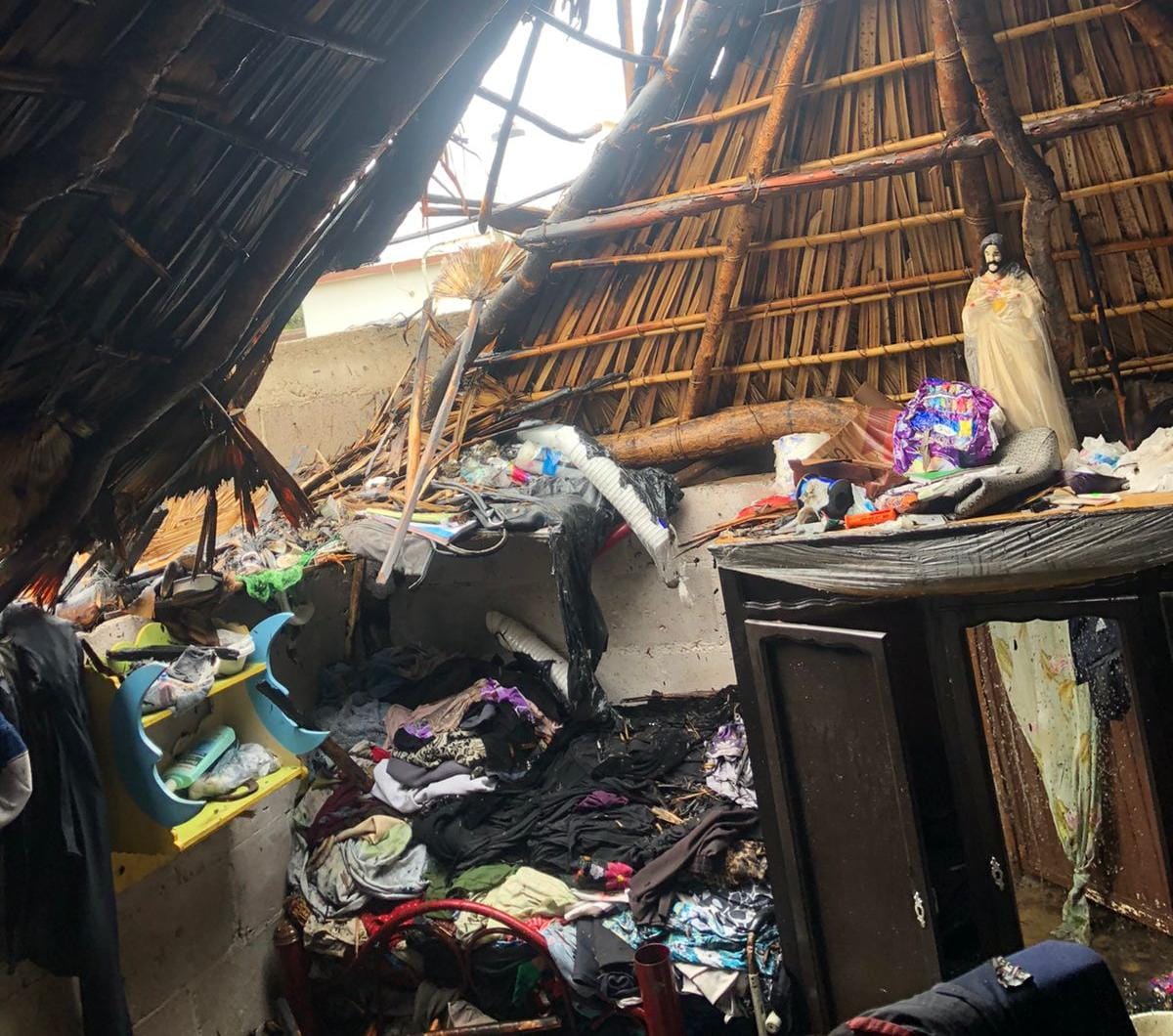 Difícil erradicar las casas de cartón en Angostura, cada día se construyen más