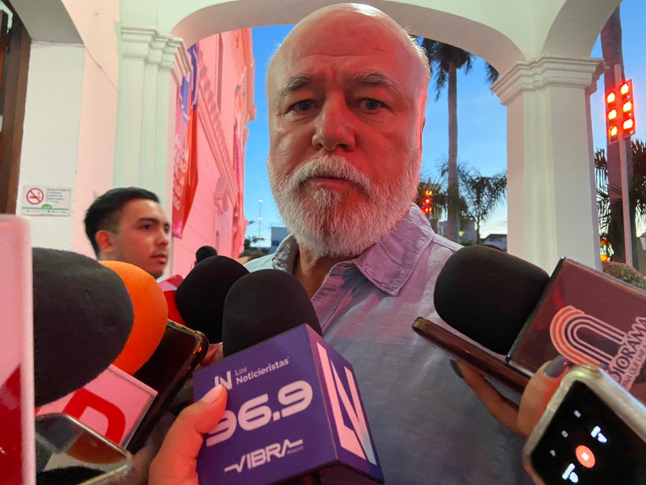 “No hagas señalamientos para escupir para arriba, vente para acá, te necesitamos”: PRI a Clouthier