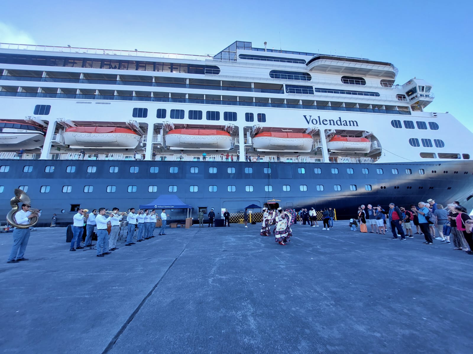 Fue incinerado turista extranjero que murió tras su llegada a Topolobampo a bordo del crucero Volendam