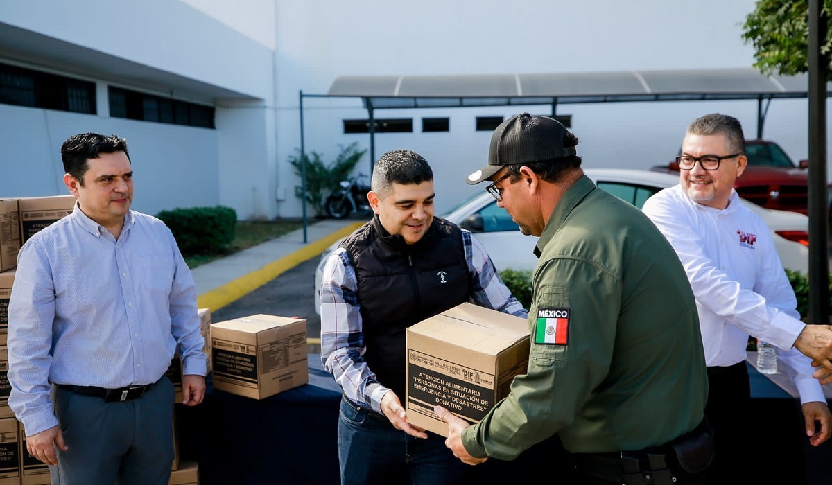 DIF Sinaloa entrega apoyo alimenticio a policías estatales