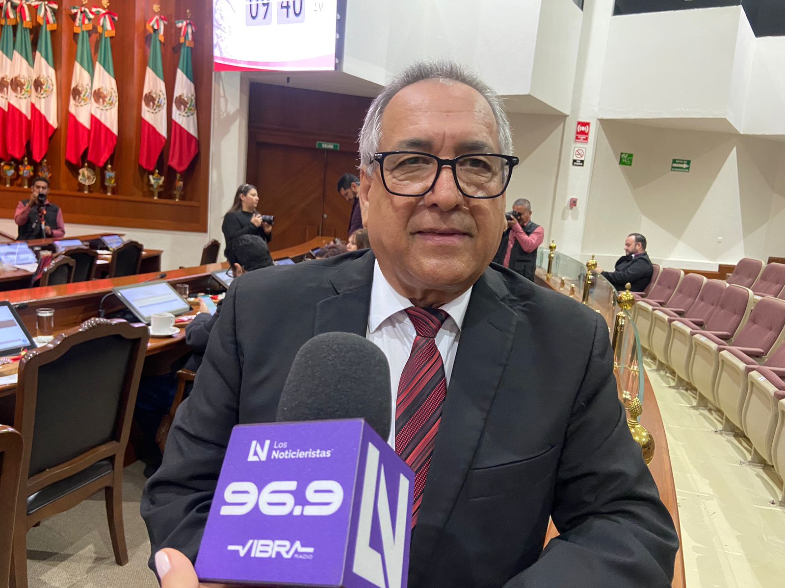 ¡Va por la reelección! El diputado local Ambrocio Chávez busca repetir y se registra para la contienda