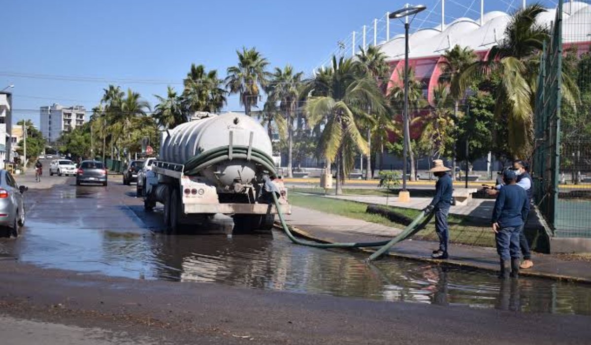‘Vayan buscando 1000 mdp para arreglar el drenaje’: José Ángel Pescador a aspirantes por alcaldía de Mazatlán