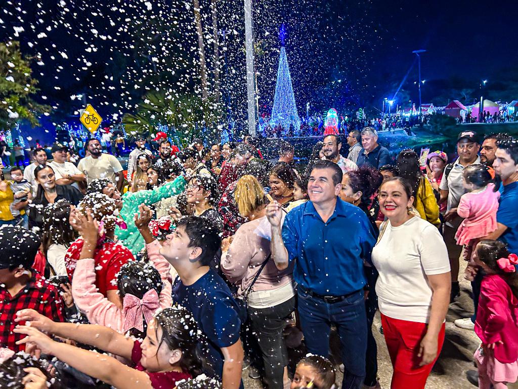 Édgar González pide a Santa ayuda para el drenaje en Mazatlán y que no lo olvide en el 2024