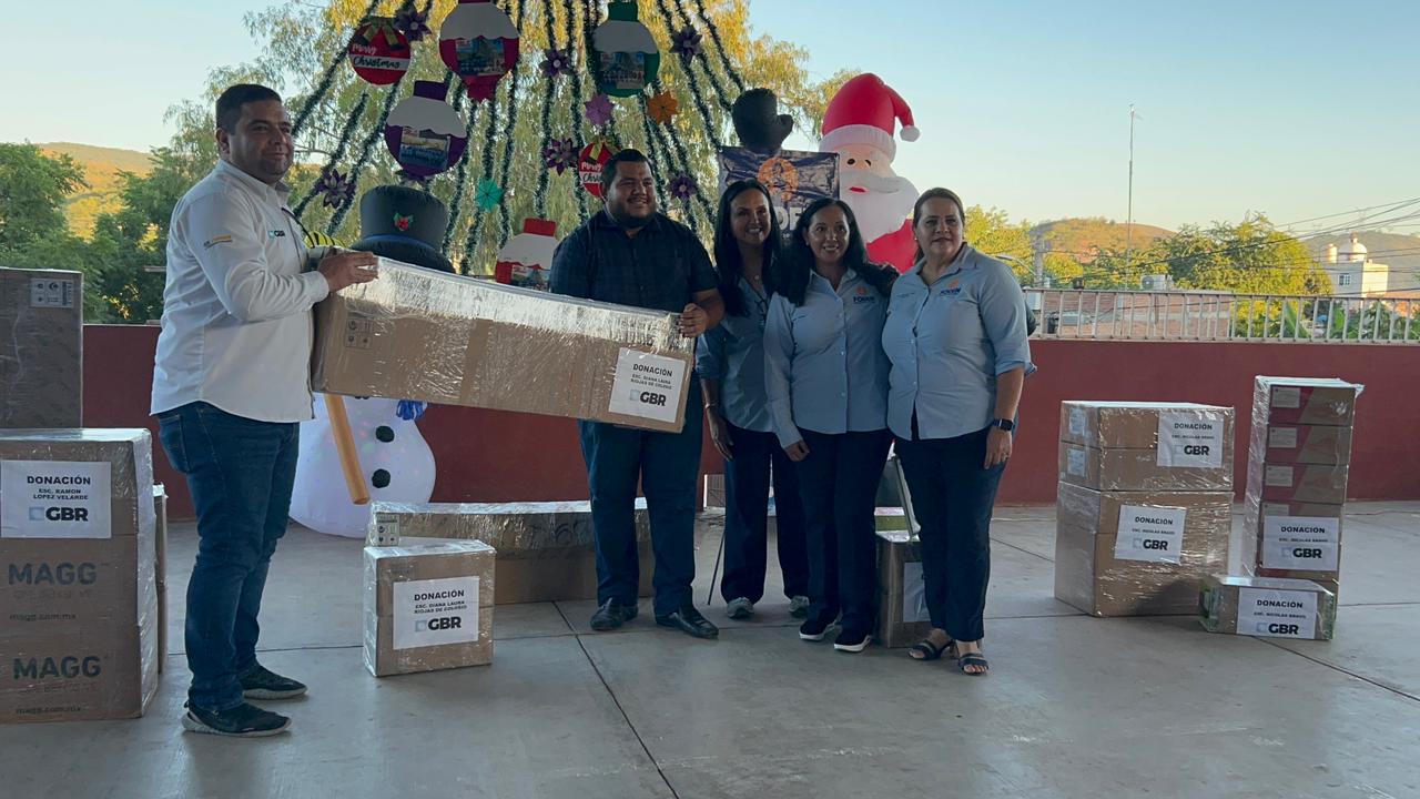 Grupo Red Petroil, Foden y GBR mejoran cuatro escuelas de Mazatlán con la donación de luminarias