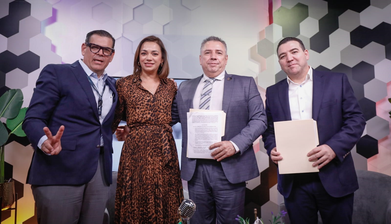 Grupo VIBRA Radio y CANACINTRA Culiacán estrechan lazos, firman convenio de colaboración
