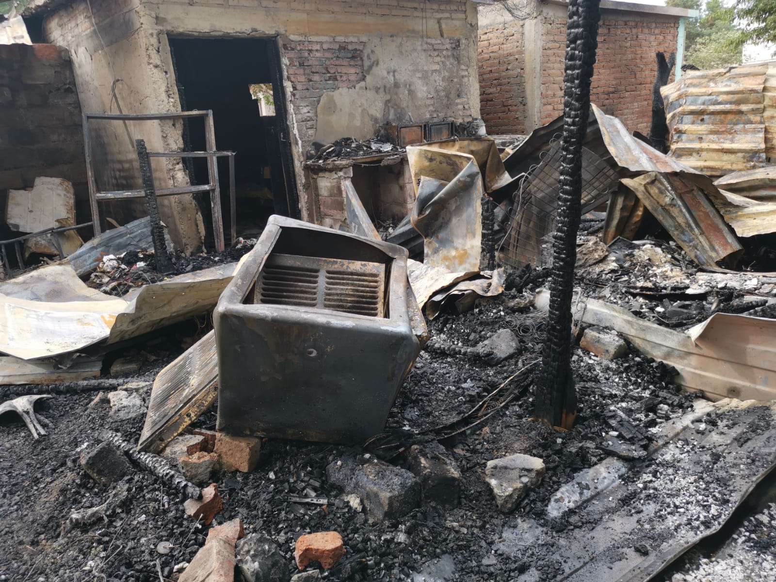 ‘A como pude rescaté a mi nieto del fuego’: Mayra, luego de incendiarse su casa por un cuete en Ahome