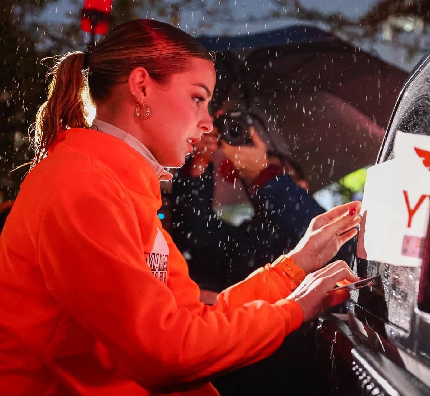 ¡Con “calca matona”! Mariana Rodríguez arranca precampaña por la alcaldía de Monterrey