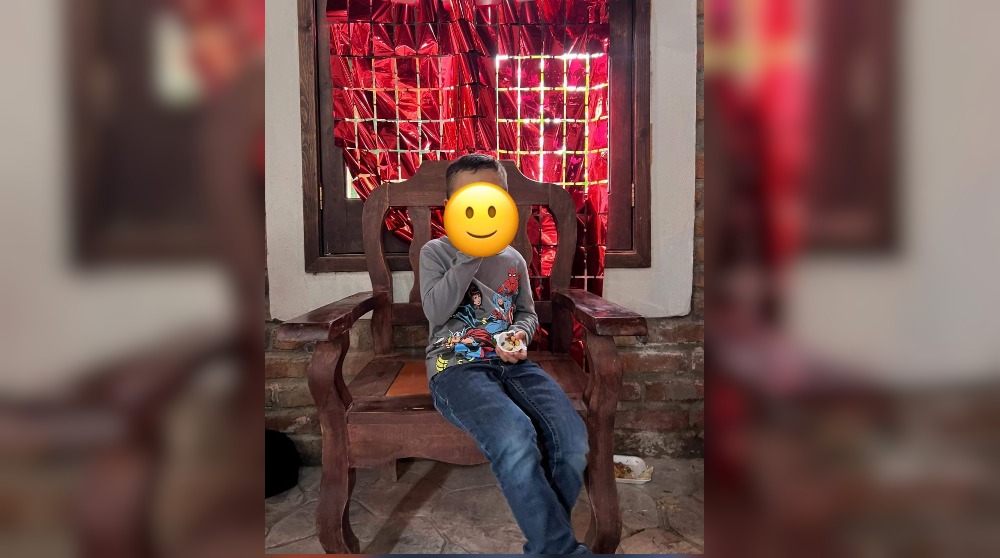 Menor es olvidado por sus padres en un restaurante en el municipio de El Fuerte