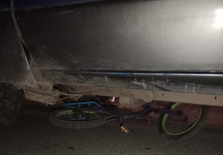 Dos menores que se paseaban en una bicicleta son atropellados por una pick up en Guasave