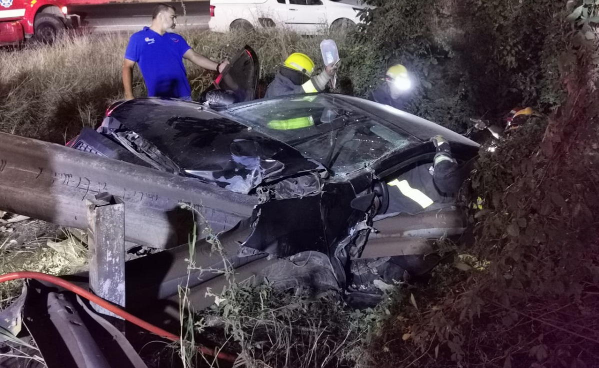 Aparatoso accidente por La Costera deja gravemente herida a joven mujer
