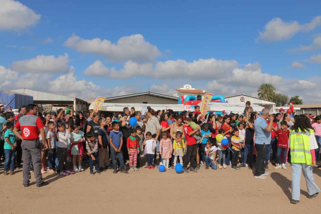 Llegó la Caravana Navideña de ‘Un Juguete, Una Ilusión’ a Guamúchil
