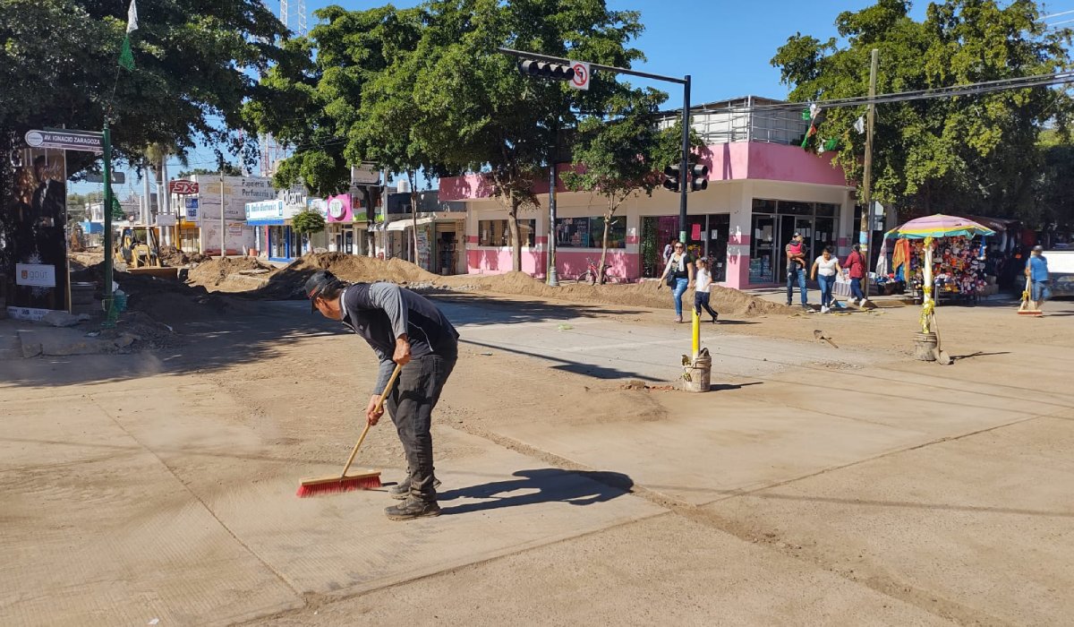Martín Ahumada espera cumplir en tiempo y forma con obra en la Cuauhtémoc en Guasave
