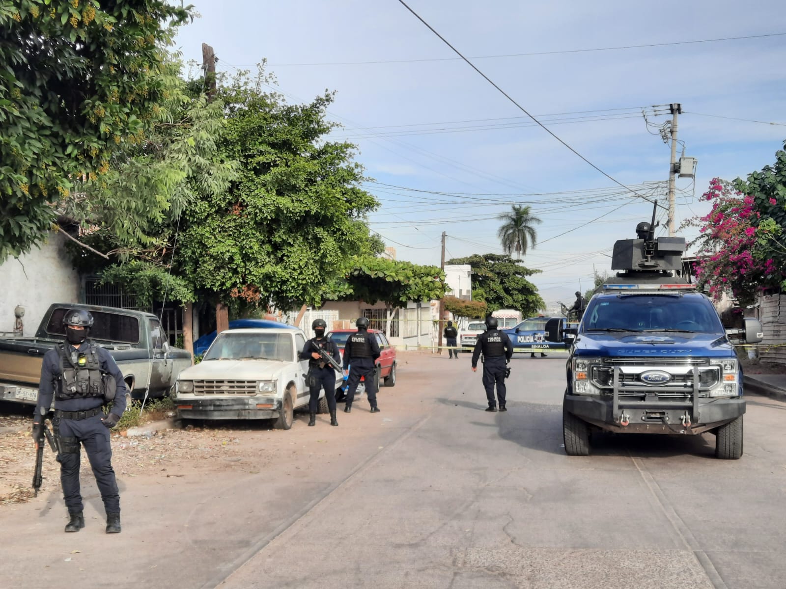 ¡No lo dejan comer! Grupo armado ‘levanta’ a un hombre en una marisquería de Culiacán