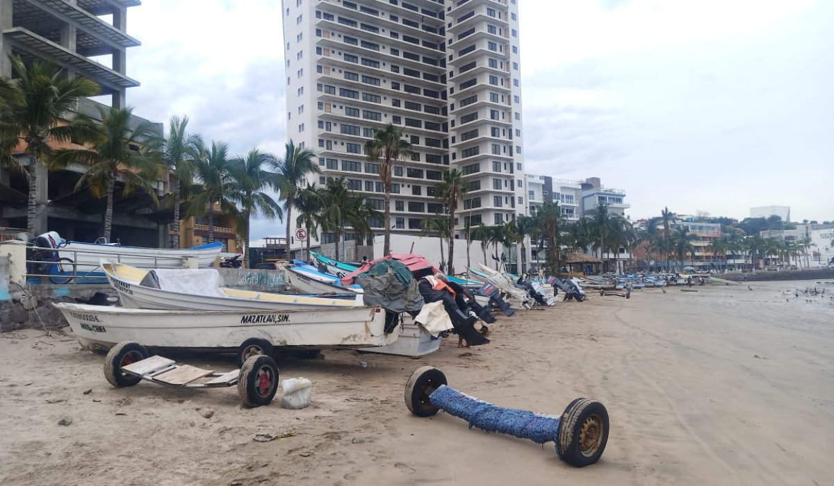 Pescadores de Playa Norte esperan que aumenten la venta con la llegada de turistas la próxima semana