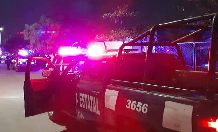 Motociclista ingresa lesionado a hospital en Culiacán; acusan a policías de arrollarlo por confundirlo con un ‘puntero’