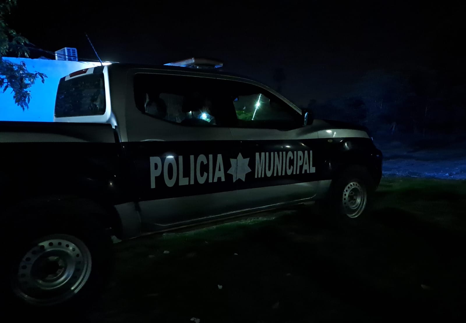 Sujetos que portaban armas largas despojan un vehículo 2023 en Ruiz Cortines, Guasave
