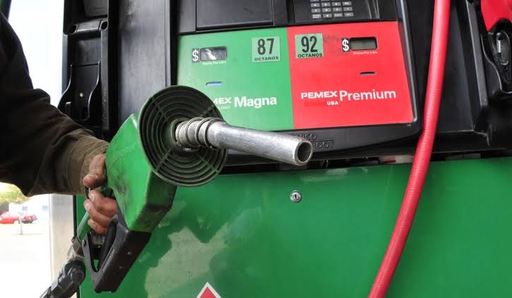 Así debes pagar al cargar gasolina para deducirla ante el SAT