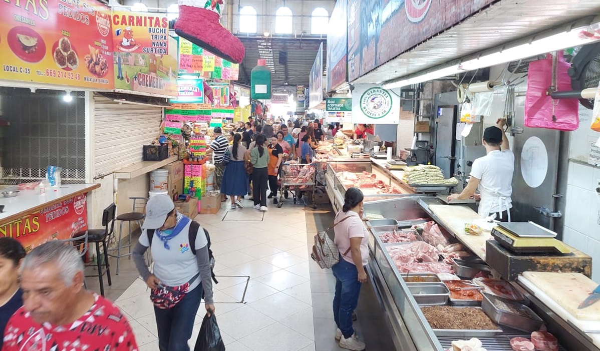 Locatarios en Mazatlán reportan malas ventas de pollo, esperan repunte para cena de Año Nuevo