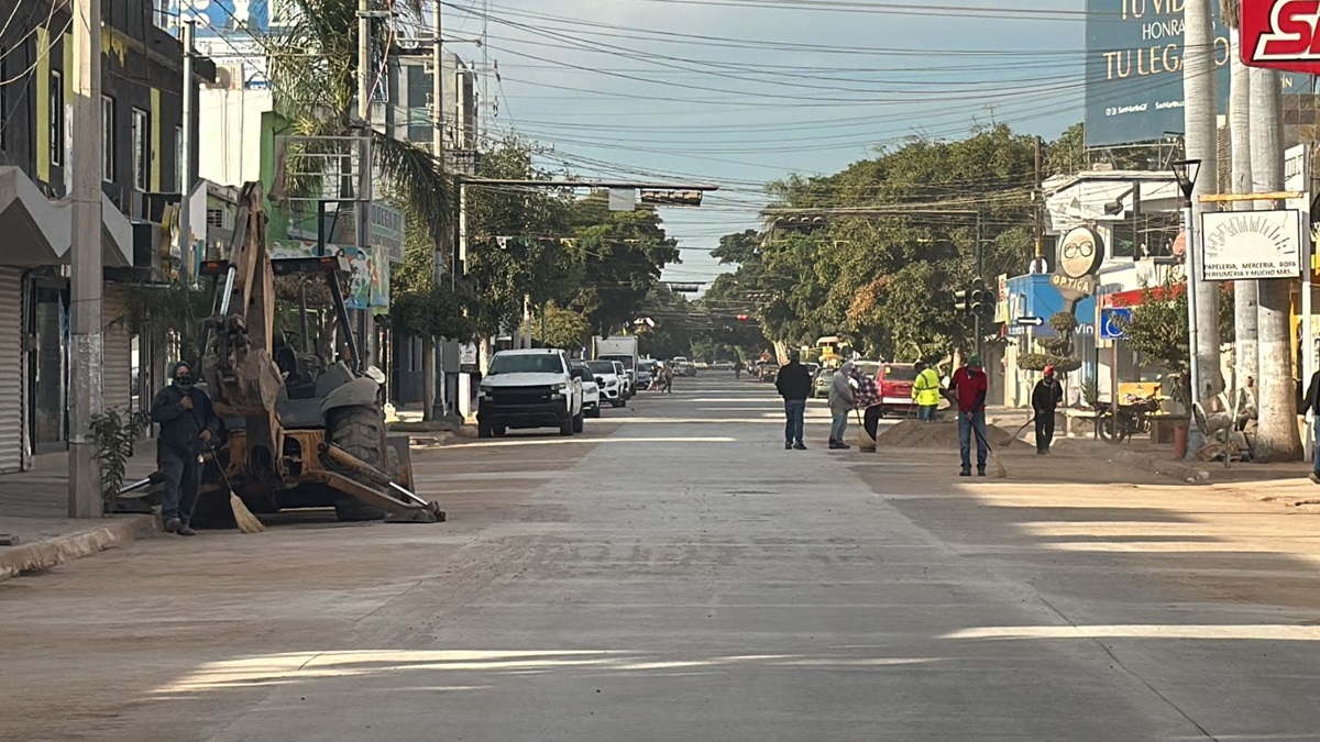Tras varias semanas cerrada por obras, hoy abrió la calle Cuauhtémoc, en Guasave