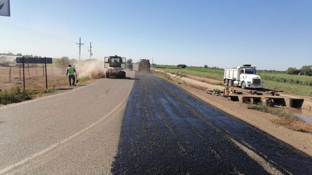 En Angostura dan inicio al reencarpetado de la carretera La Esperanza-Playa Colorada