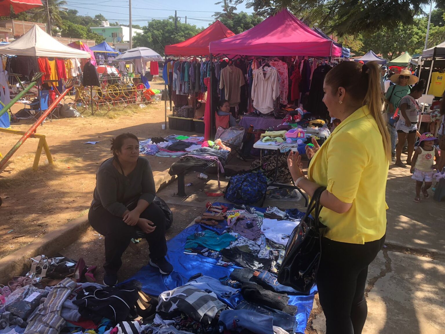 Van muy lentos trámites de permisos de vendedores en Mazatlán para la temporada navideña: Oficialía Mayor