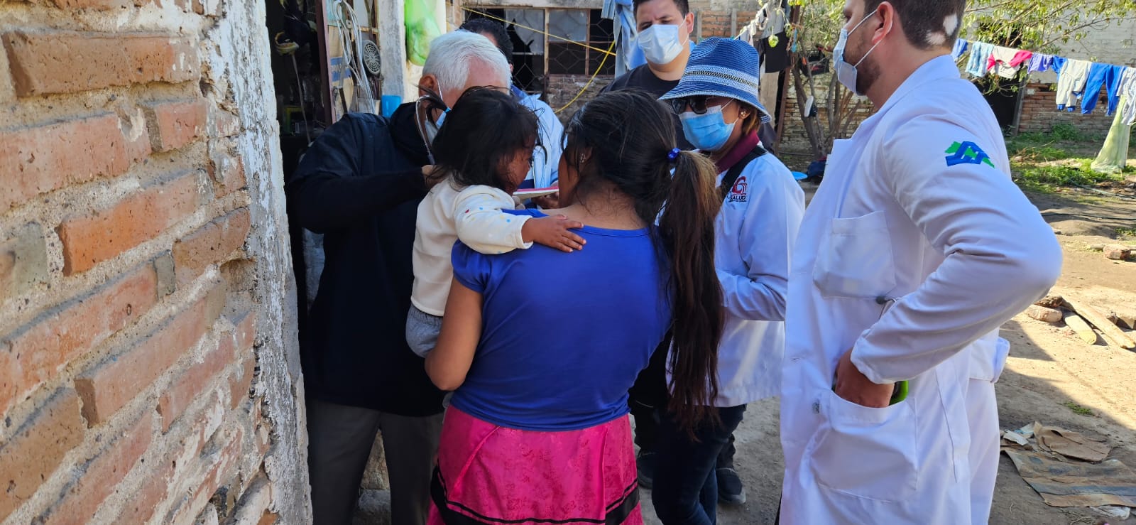 Entre hoy y mañana dan de alta a bebé que nació en cuartería de Guasave; mamá está en albergue del hospital
